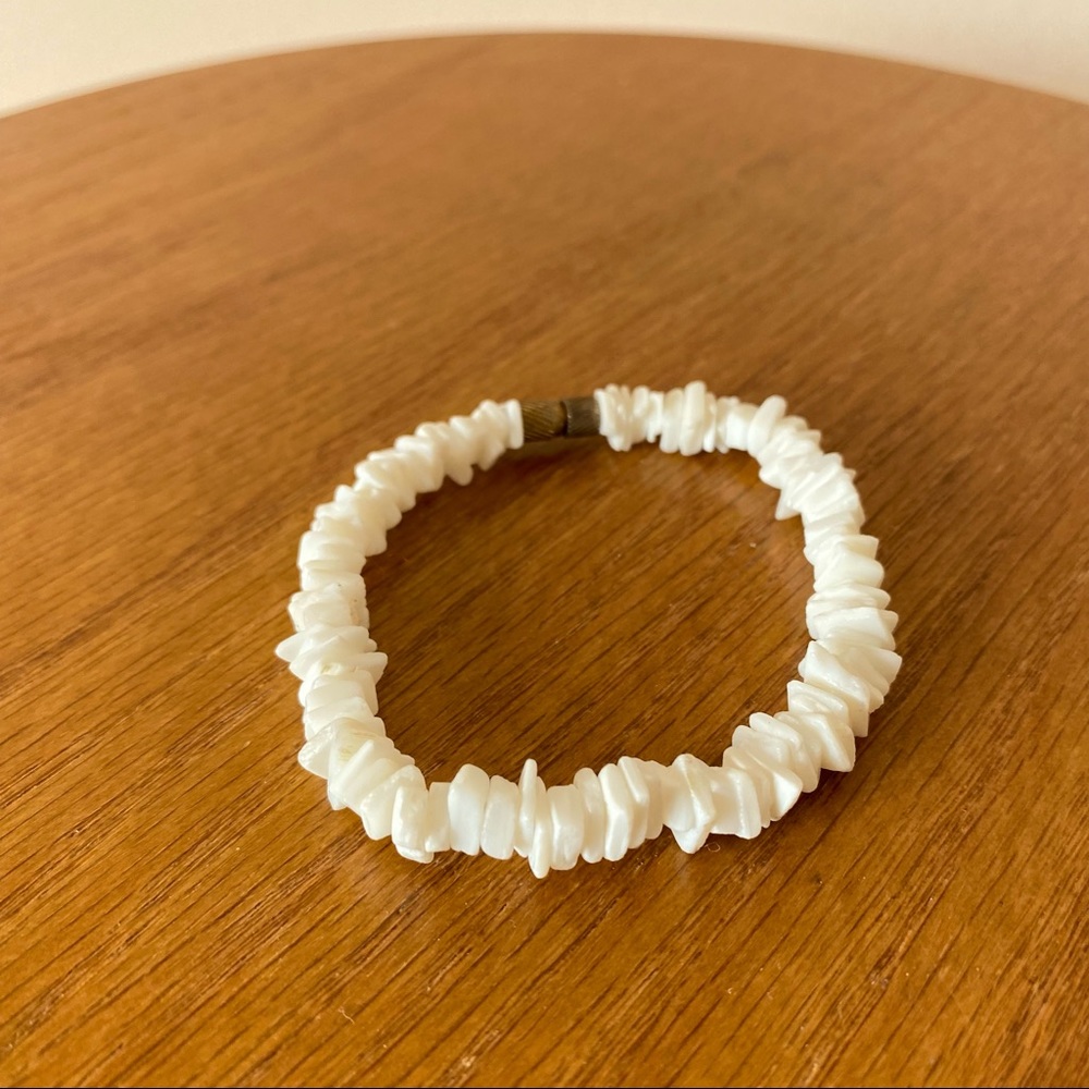 ✨Add On✨ Shell Bracelet - Picture 2 of 5